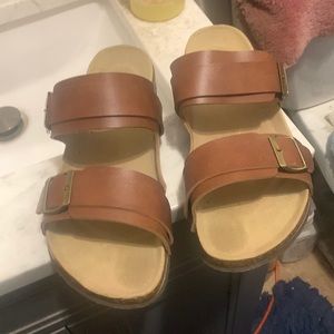 Mario Lopez sandals